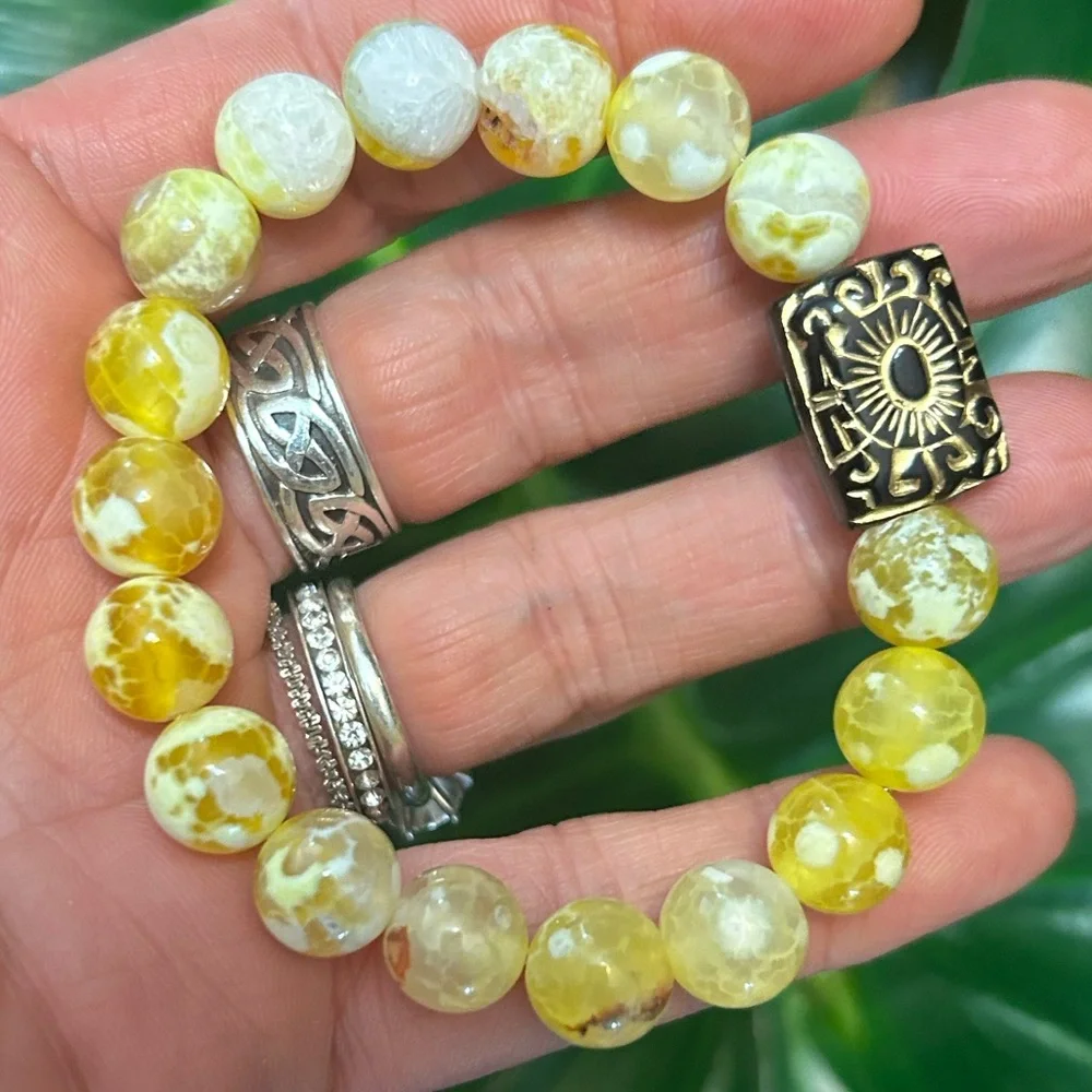 chunky yellow fire agate 10mm bracelet - Picture 2 of 3